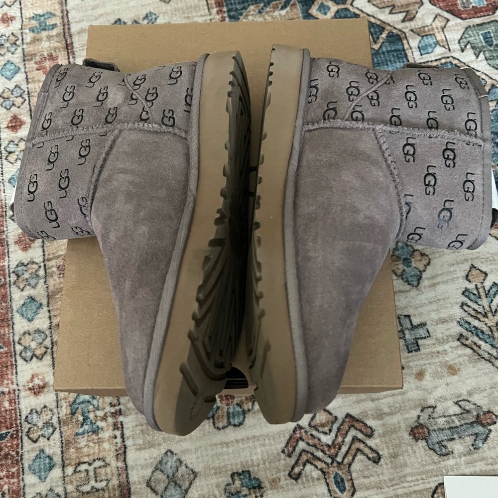 Ugg- Classic Mini Embossed - image 4
